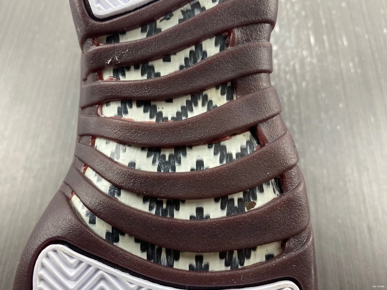 - 12 DV6989-001 Black Maniére A Ma Jordan Retro 0501